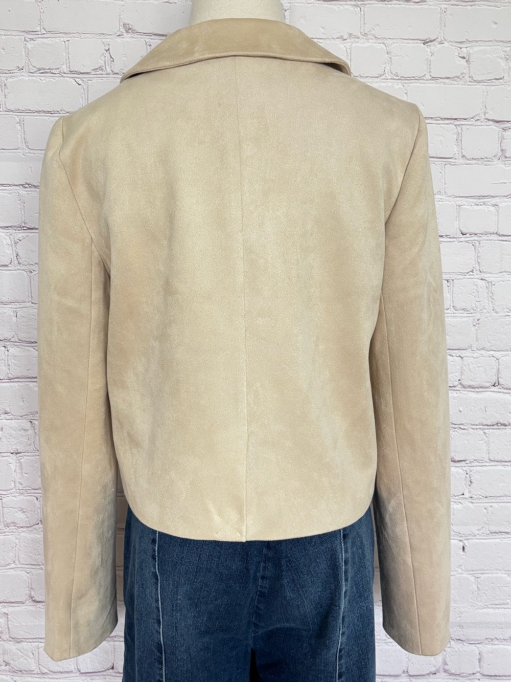 WAYF Elena Cream Cropped Suede-Like Button Front Jacket--NWT--S - Picture 4 of 16